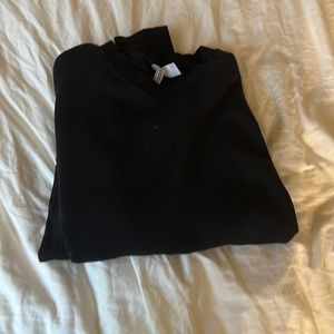 Black sweatshirt